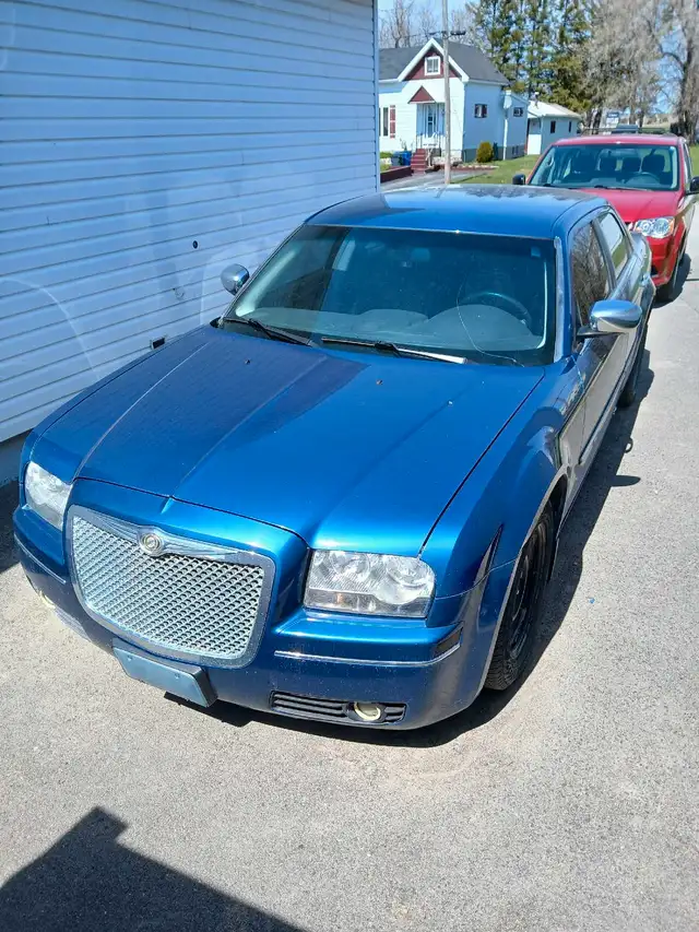 2010 Chrysler 300 in Cars & Trucks in Sudbury - Image 2