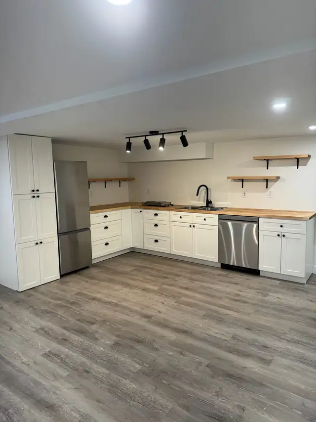 Kitchen Installation & Cabinets | Fast, Clean Work406210111792097280