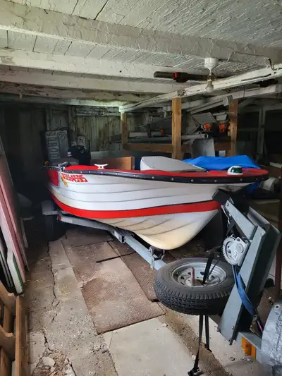 A vendre bateaux de marques grand mère 14 pieds et demie avec remorque valganize moteur de marques S...