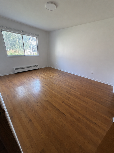 Découvrez ce superbe appartement 5 ½, lumineux et spacieux, idéal pour les familles ou les professio...