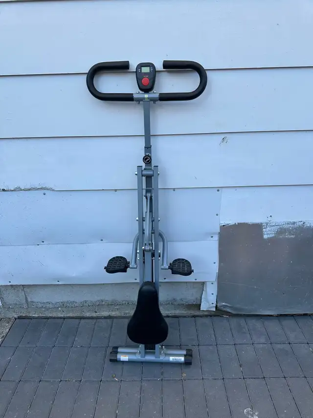 Squat machine 471851141443112962