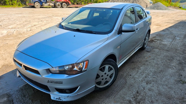 Mitsubishi Lancer 2009 (Pour pieces ou reparation)