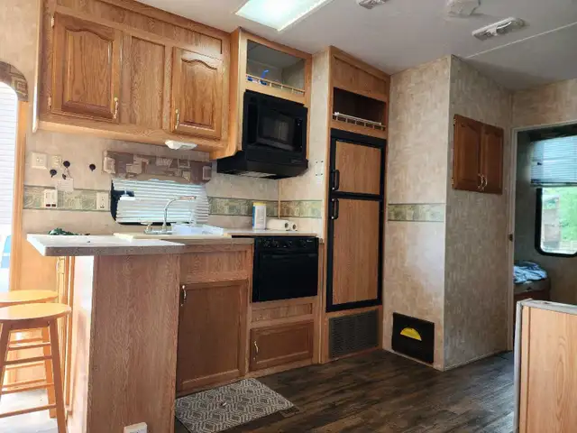 2007 Cherokee 5th Wheel in Travel Trailers & Campers in Regina - Image 5