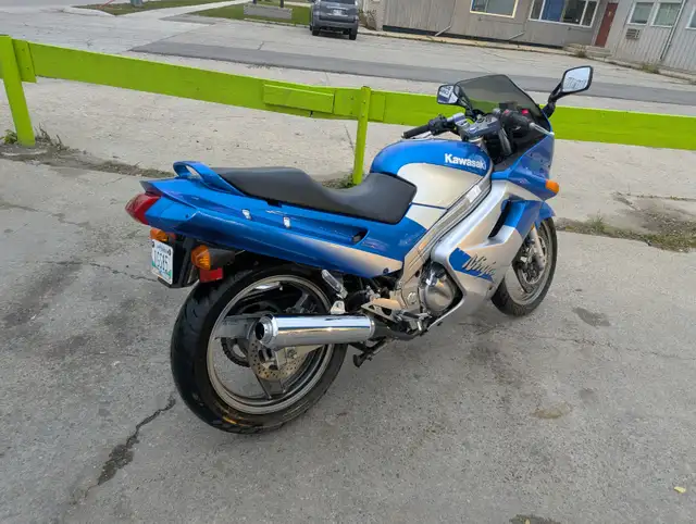 2002 Kawasaki Ninja 250R in Sport Bikes in Winnipeg - Image 3