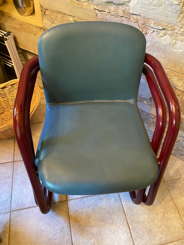 Rare vintage Kenetics Canadian made ‘72 set/4 chairs   in Chairs & Recliners in Napanee - Image 2