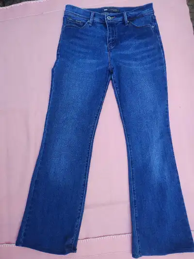 Levi's 512 ' Perfectly Fitting' bootcut jeans - size 10, View more