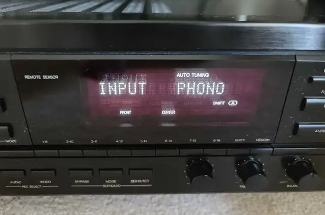 DENON receiver AVR-810 in Stereo Systems & Home Theatre in City of Toronto - Image 3
