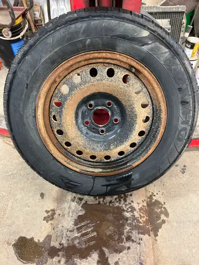Full size spare, OEM, from a 2012 Dodge Durango. Vehicle came originally equipped with 265/60 R20. P...
