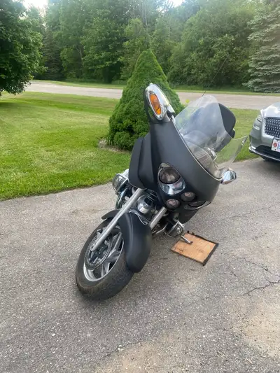 2004 only 16000km Heated seats grips and a black wrap over black paint done when new. Great cruiser...