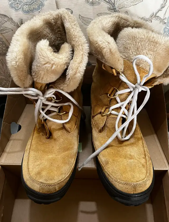 Timberland Winter Boots - Women's Size 8 in Other in City of Toronto - Image 2