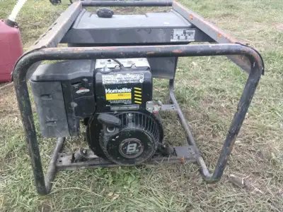 Homelite 4400 110v and 220v plugs Not pretty but it Runs and works good Started in 1 pull in minus -...