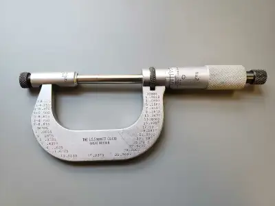 Starrett No. 2 micrometer for sale in great working condition. It covers 0-1" as well as 1-2" ranges...