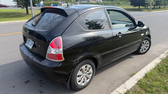 Hyundai Accent 2011 — photo 3