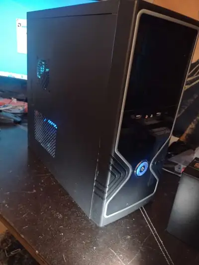Ordinateur Intel i5 R9 Radeon low end gaming PC, View more