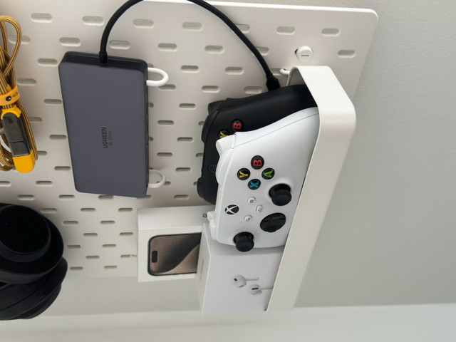 Xbox Series X + 2 Controllers in General Electronics in La Ronge - Image 4