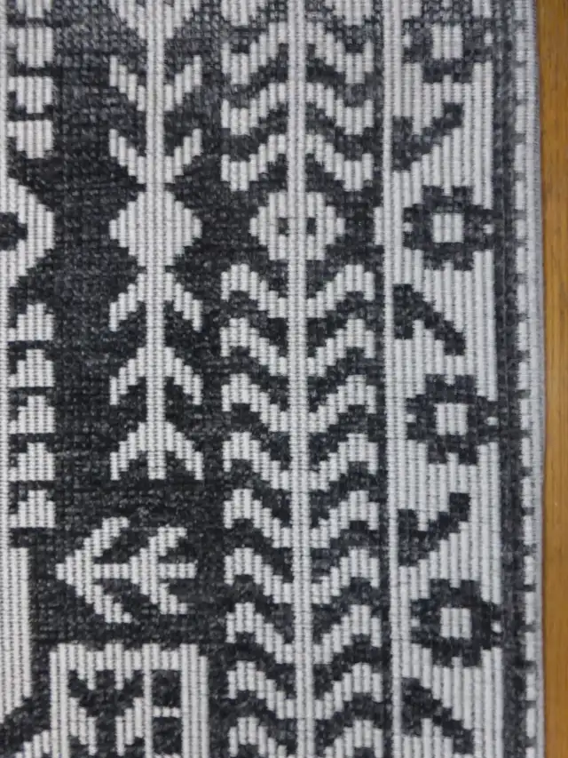 NEW Large Flatweave Southwestern Thick Grey Ivory Area Rug -7x10 in Rugs, Carpets & Runners in Ottawa - Image 5