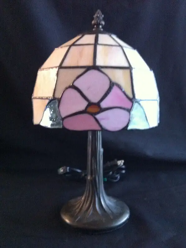 VINTAGE TABLE LAMP in Indoor Lighting & Fans in Barrie - Image 3