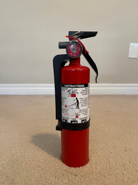 Garrison Heavy-Duty Rechargeable Fire Extinguisher - 2.5 lb