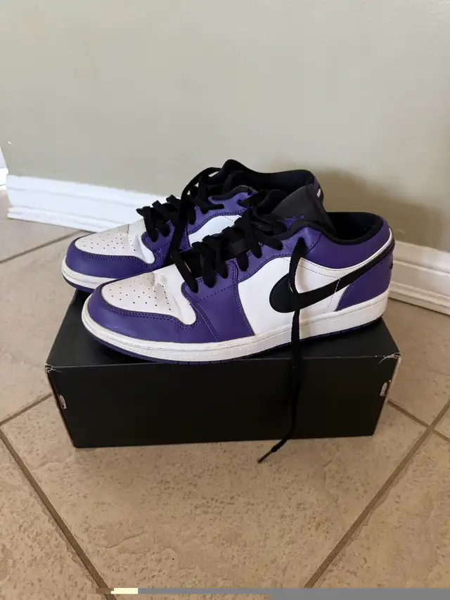 authentic Jordan 1 COURT PURPLE/BLACK-WHITE size: 10.5 in Men's Shoes in Oakville / Halton Region - Image 4