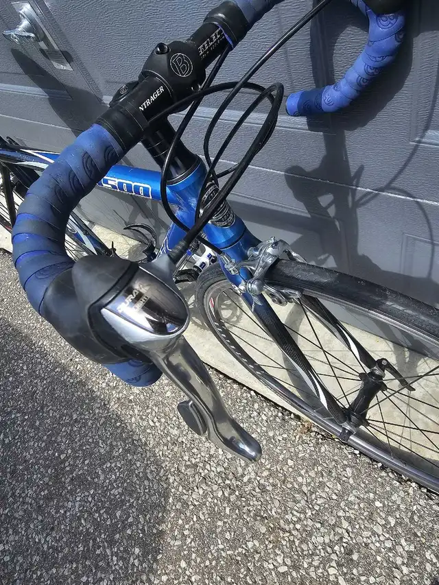 Trek 1500 SLR road bike  in Road in City of Toronto - Image 3