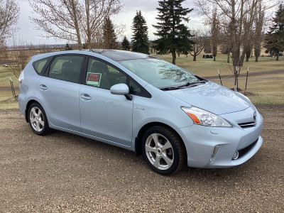 2014 PRIUS V  Well Maintained, Clean, Super Economical Beauty 