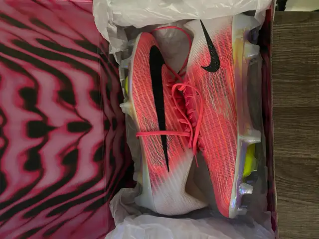 Superfly 11 cleats - new