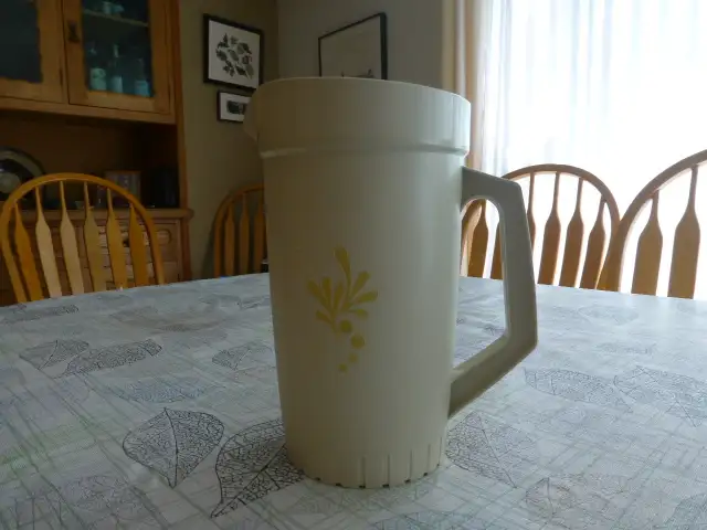 Tupperware Jug65740213488257120