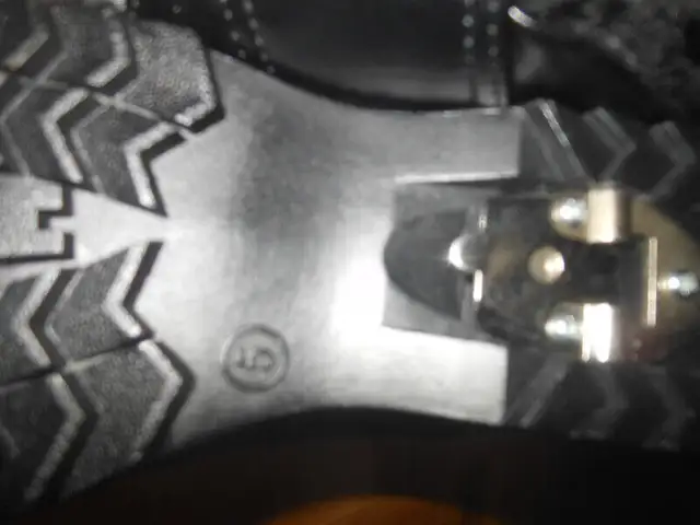 Winter boots in Women's - Shoes in City of Montréal - Image 5