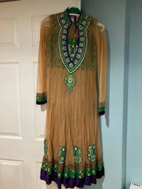Stunning, 4-Piece Indian Dress Style Suit