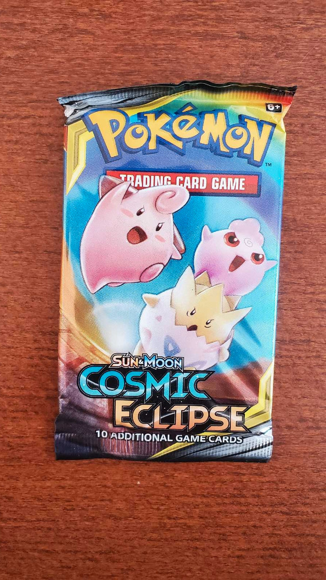 Pokemon Cosmic eclipse booster  dans Art et objets de collection  à Ville de Montréal - Image 2