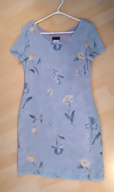 Vintage 1990's Very Nice light Blue Print Dress Scoop neck, short sleeves & fully lined Label- Anxie...