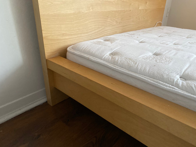 Bed & mattress combo ONLY FOR 350$ dans Lits et matelas  à Ville de Montréal - Image 2