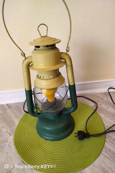ANTIQUE Green and Yellow LANTERN $60 ------------------------------------------- 1- Antique BEACON L...