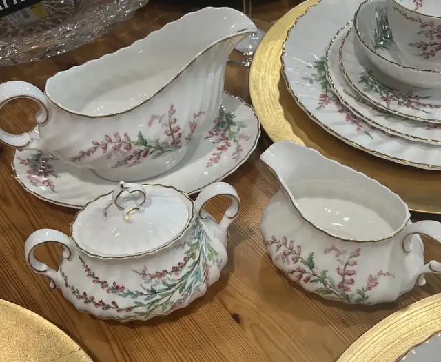 Royal Doulton Bell Heather China in Kitchen & Dining Wares in Kitchener / Waterloo - Image 3