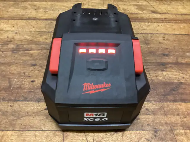 1 - MILWAUKEE M18 XC 6.0 AH FORGE BATTERY in Power Tools in Barrie - Image 9