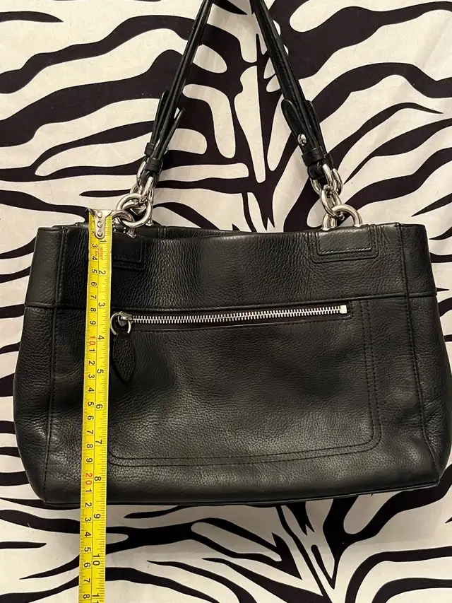 Vintage Coach Black Genuine Leather Penelope Bag in Women's - Bags & Wallets in City of Toronto - Image 5