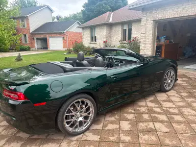 Extreamly rare 2015 green flash camaro As far as infomation found through gm only 58 of these were m...