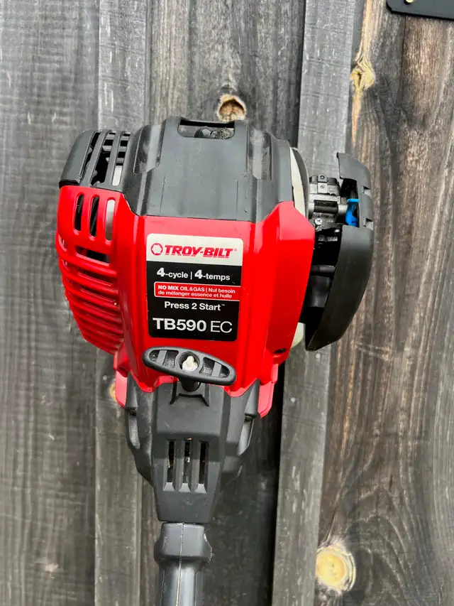 Troy Bilt Weed Eater/Trimmer/ Edger in Outdoor Tools & Storage in Owen Sound - Image 3