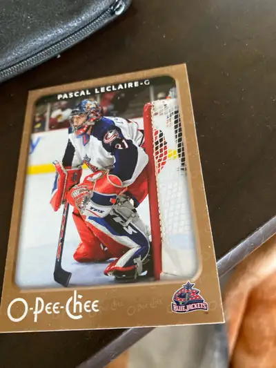 2000-01 PASCAL LECLAIRE  CHL SUPREMACY CARD #CS10 HAL, View more