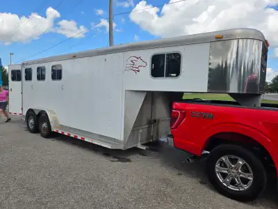 3 Horse Trailer - Excellent Condition, View more