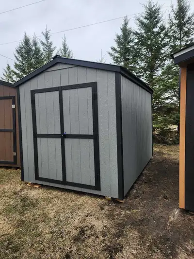 Selling a 8x12 storage shed Lp smart Panel siding Metal roof 2x4 construction 3/4 Plywood floor 60"...