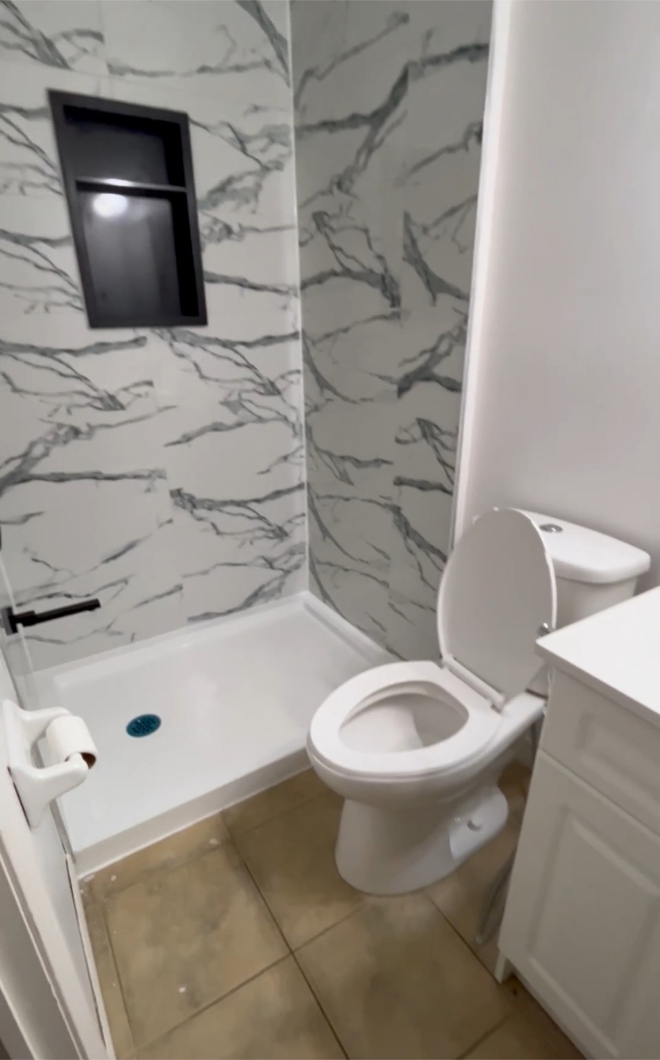 Private Bedroom for rent for Female Professional - November 1st 4