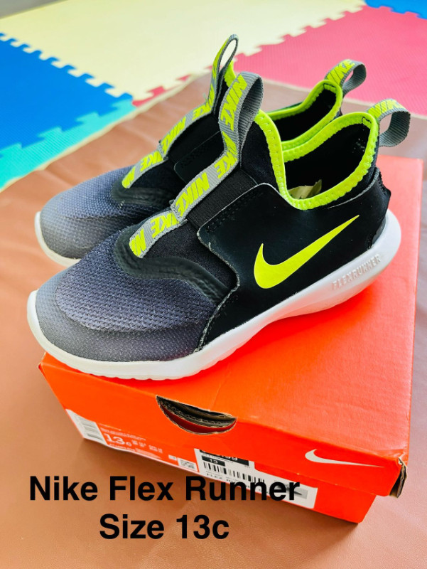 Kids Running shoes - Size 13C Kids Nike Flex Runner dans Enfants et jeunesse  à London - Image 3