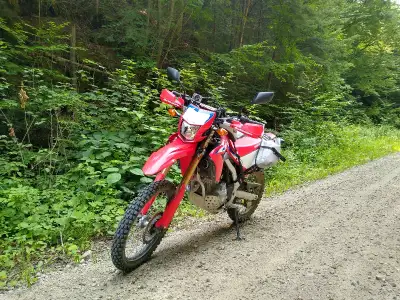 Je parle francais aussi. Up for sale is my 2021 CRF300L ABS. Bike is well maintained, some scratches...
