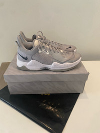 PG5 - Basketball Shoe - Grey