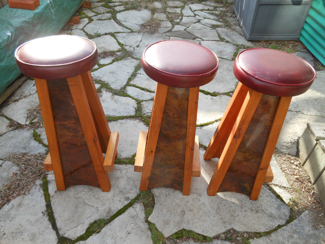 Three Country Looking Bar Stools. in Chairs & Recliners in Hamilton - Image 3