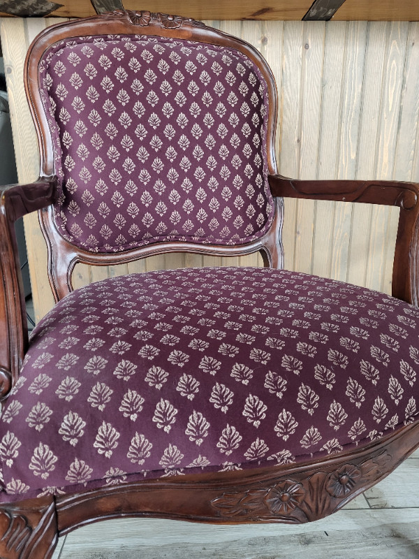 Vintage arm chairs (2) in Chairs & Recliners in Markham / York Region - Image 3