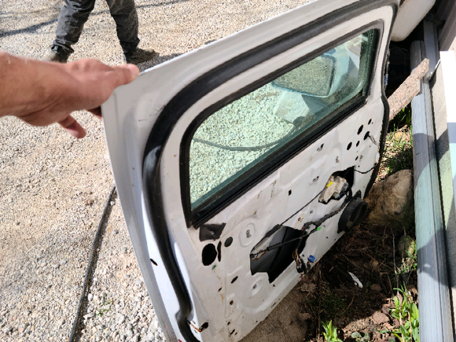 H3 HUMMER DOORS $125 each while they last! Room of H3 Parts! in Other Parts & Accessories in Owen Sound - Image 4