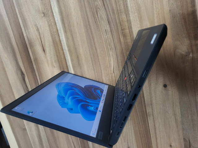 Lenovo ThinkPad T490-i5 8th Gen 8GB/256GB SSD/Win11 Pro Touch dans Portables  à Ville de Montréal - Image 2