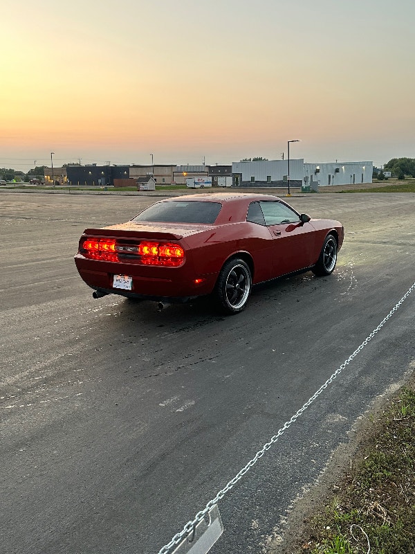 2010 Dodge Challenger SXT fresh Manitoba Safety LOW KM Cars & Trucks